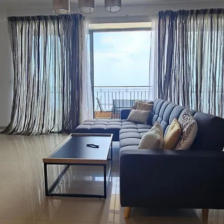 Front Sea Viewspacious 3-bedroom